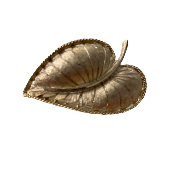 Signed BSK Goldtone Brooch Brushed Leaf Textured 2.1" Pin - Picture 4 of 16